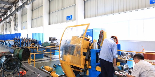 大口徑不銹鋼無縫管冷軋機組投產